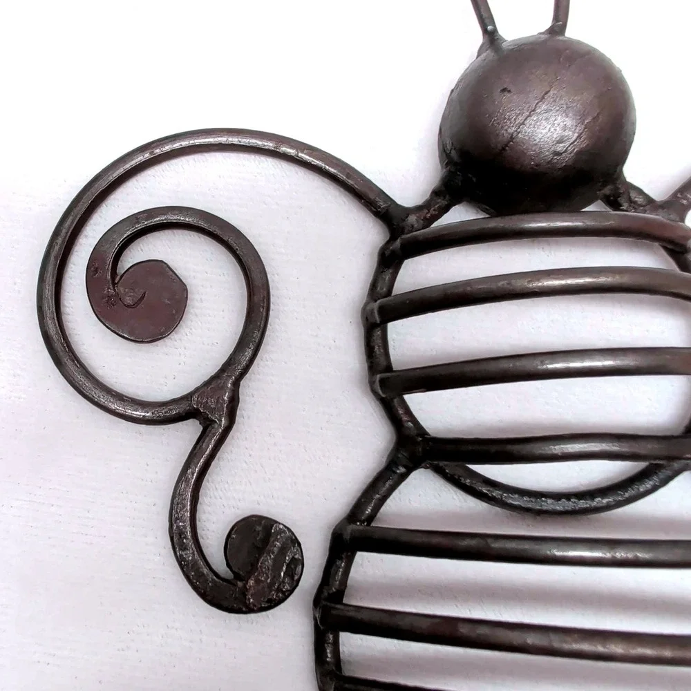 Rustic Wrought Iron Bumble Bee Wall Hook Metal Bee Garden Decor Hanger Dark Iron